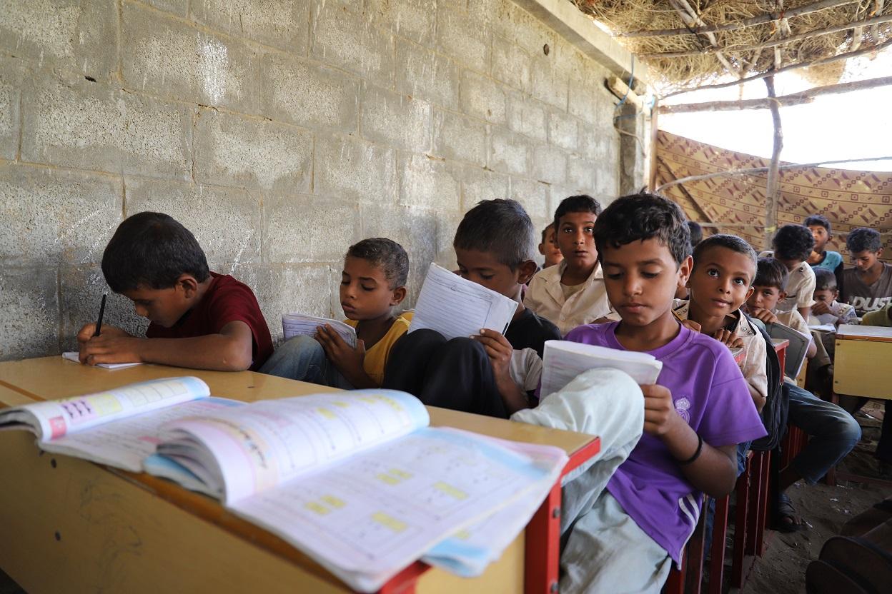 Children learing at yemen school
